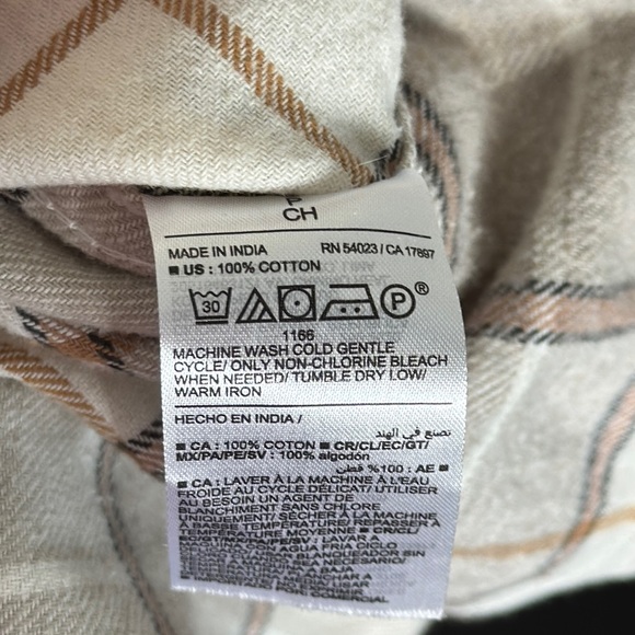 Old Navy Plaid Button-Up Shirt size small - Picture 4 of 4